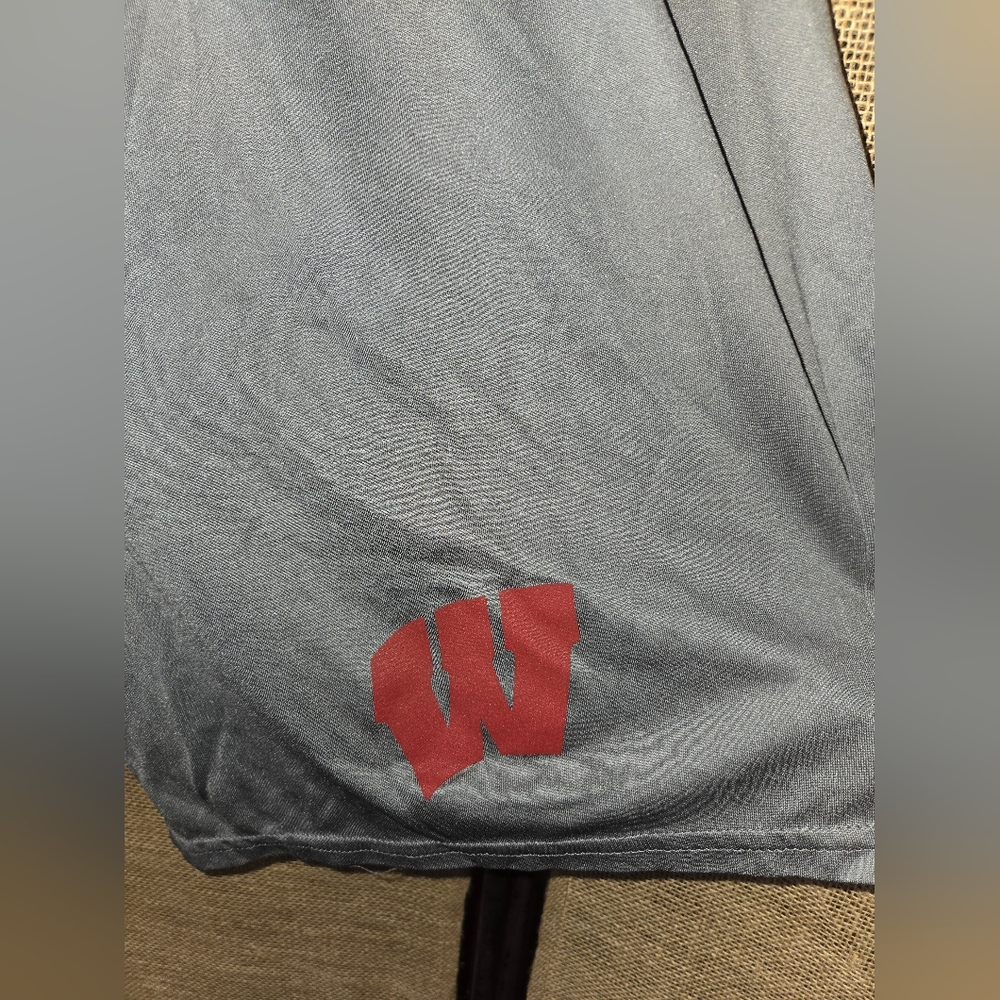 Men's Gray Augusta Sportswear Shorts with Red Logo Wisconson Badgers Size XL - Picture 2 of 6